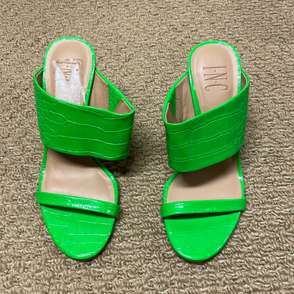 I.N.C bright green sandal heels size 6
